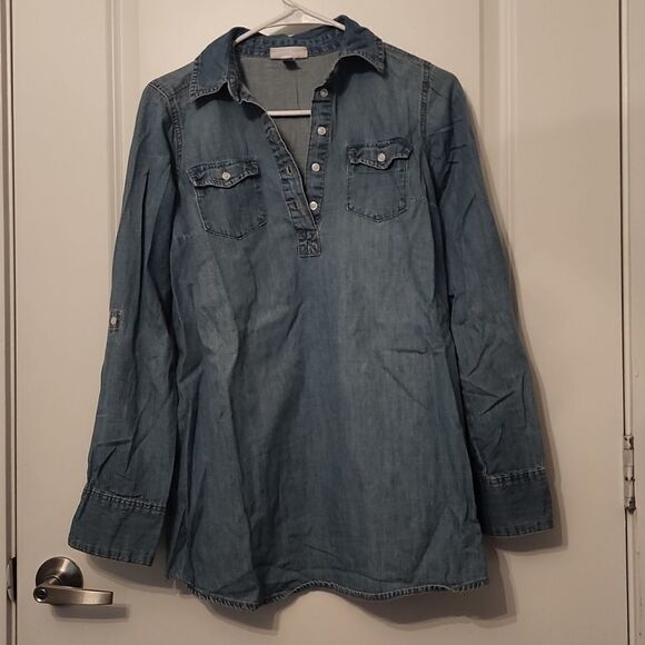 Liz Lange Maternity Denim Top - Picture 1 of 3